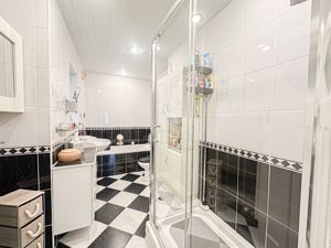 Photo 17- click for photo gallery